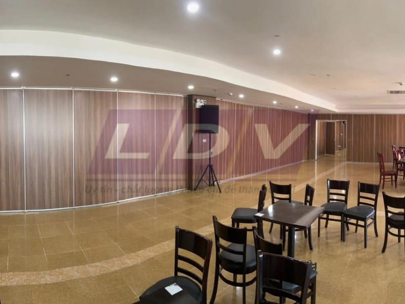 Vách ngăn cách âm gỗ