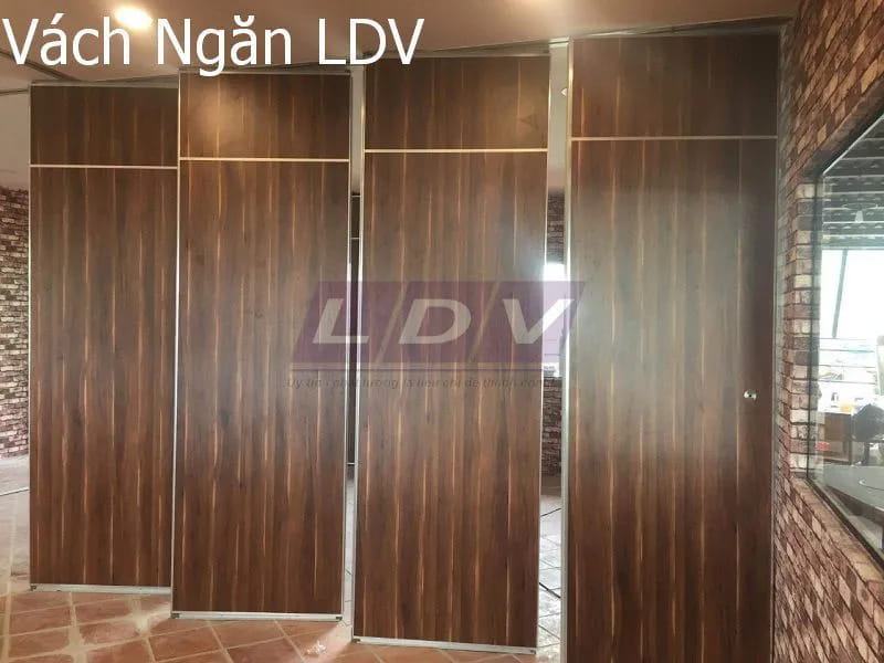 Vách ngăn hội trường cụ thể là gì?