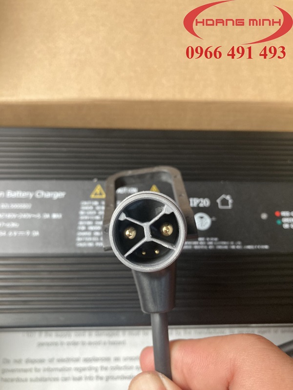 Li-on Battery Charger 48V9A