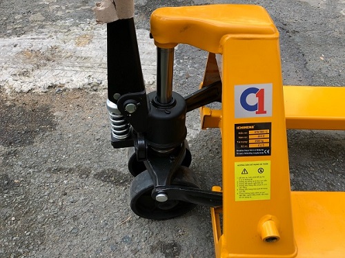xe-nang-tay-2500kg-gia-re