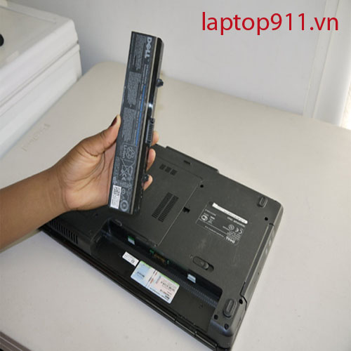 Sửa laptop bị nước vào