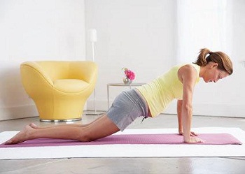 Động tác yoga có lợi cho cột sống bà bầu