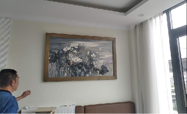 cách treo khung tranh lớn lên tường