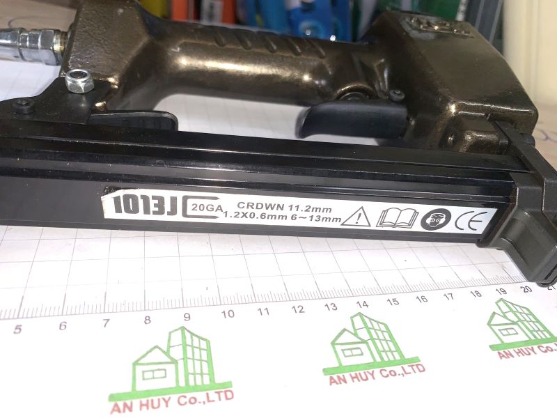 súng bắn đinh U 1013j