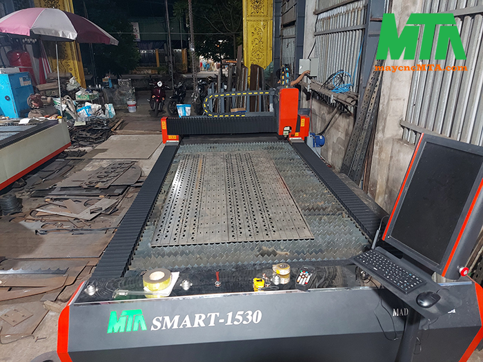 máy cắt laser fiber giá bao nhiêu