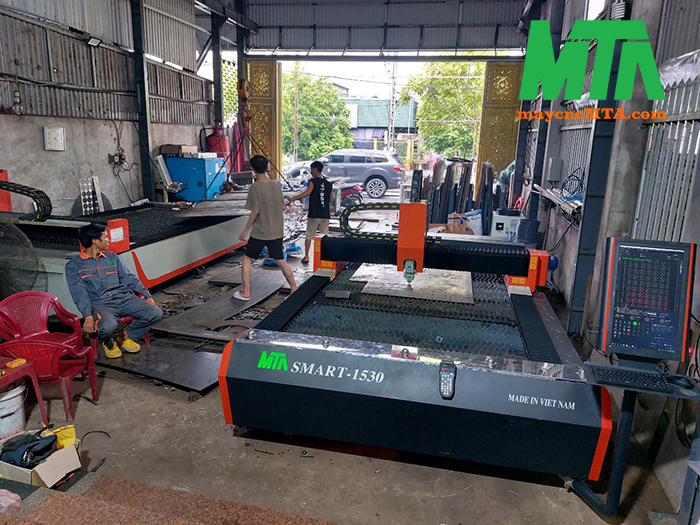 khách hàng mua 2 máy laser của MTA