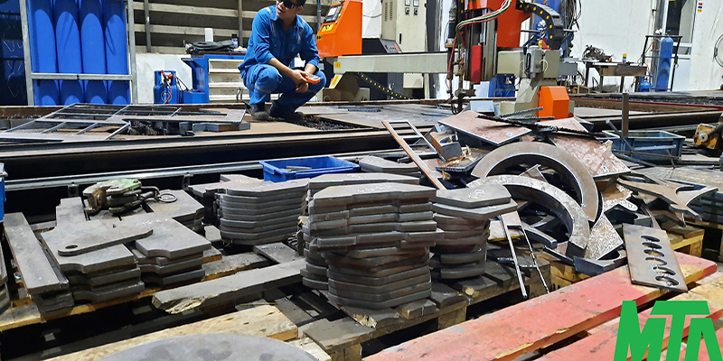 cắt bản mã dày