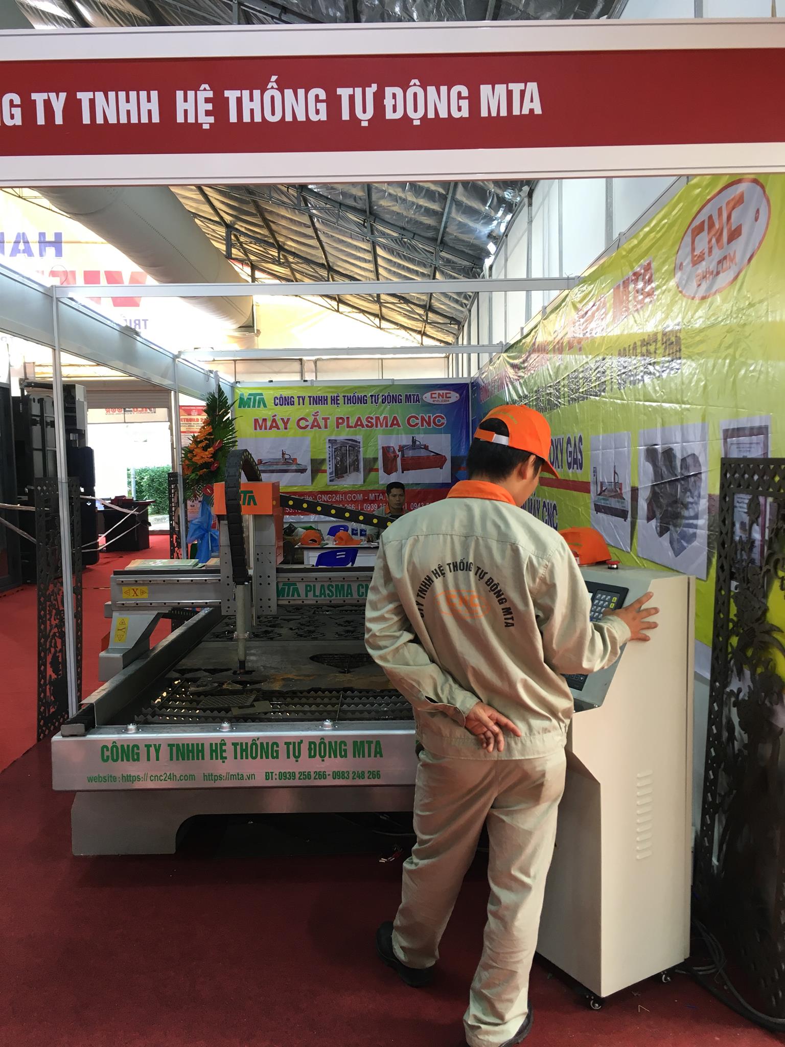 vận hành máy cắt Plasma CNC