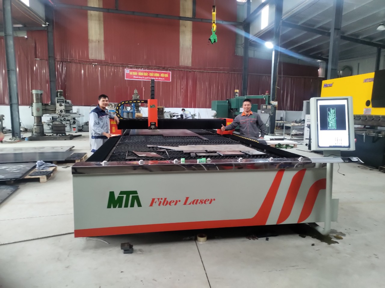 máy cắt laser