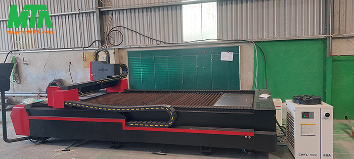 máy cắt laser cnc