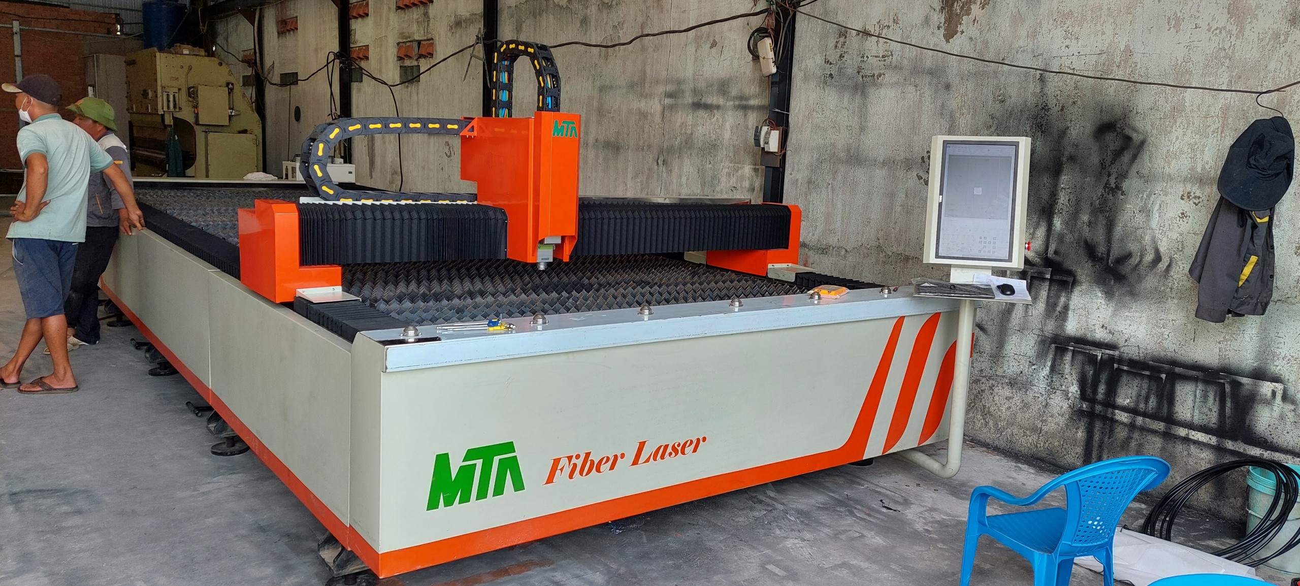 máy cắt cnc laser
