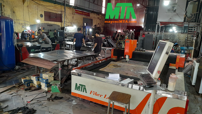 máy cắt cnc laser mta