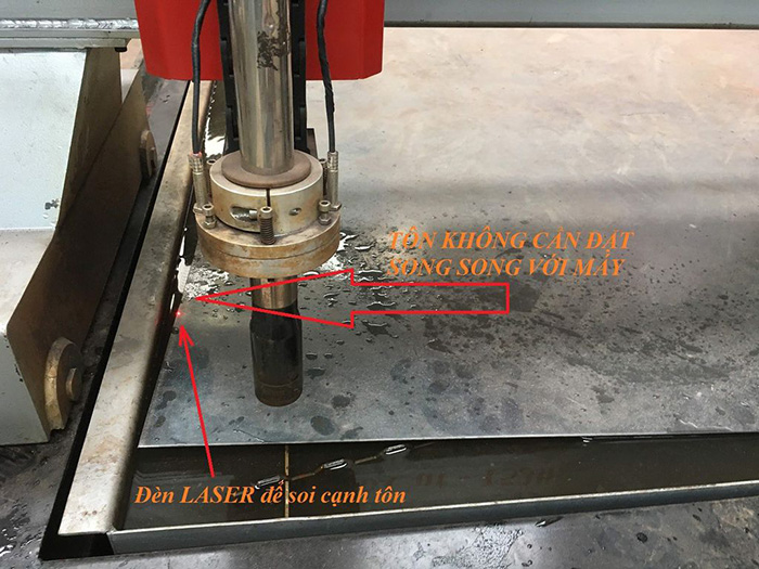 máy cắt plasma cnc đèn laser soi tôn