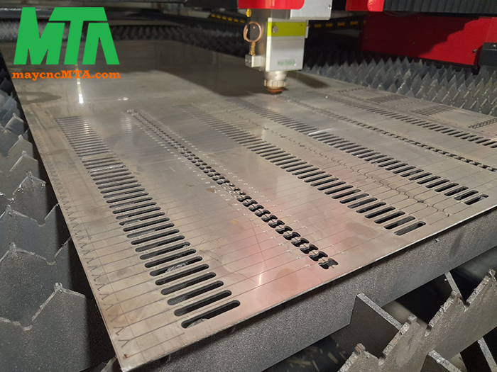 máy cắt cnc laser