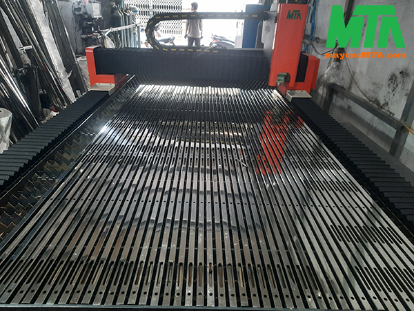 máy cắt laser cnc