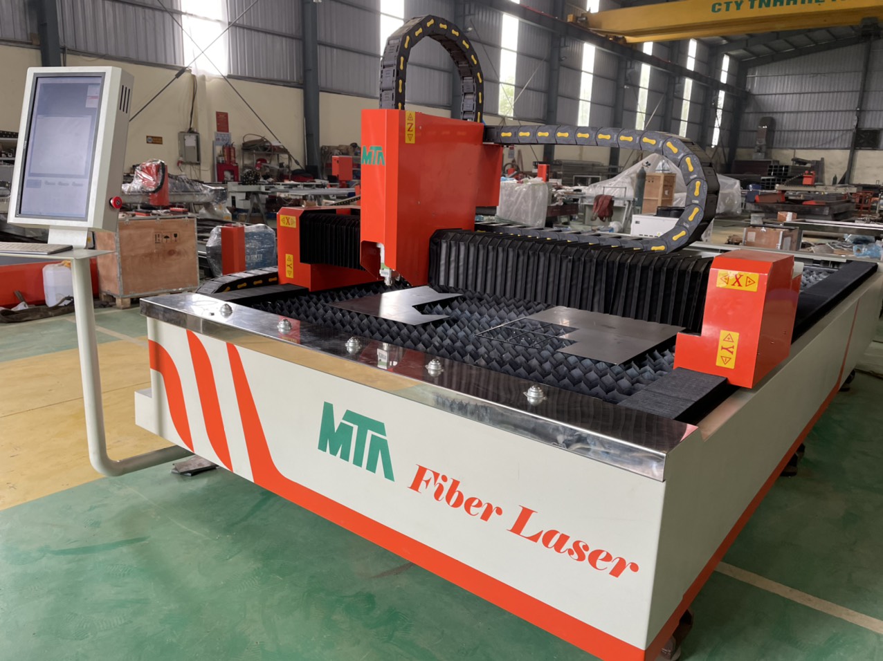 máy cắt laser fiber