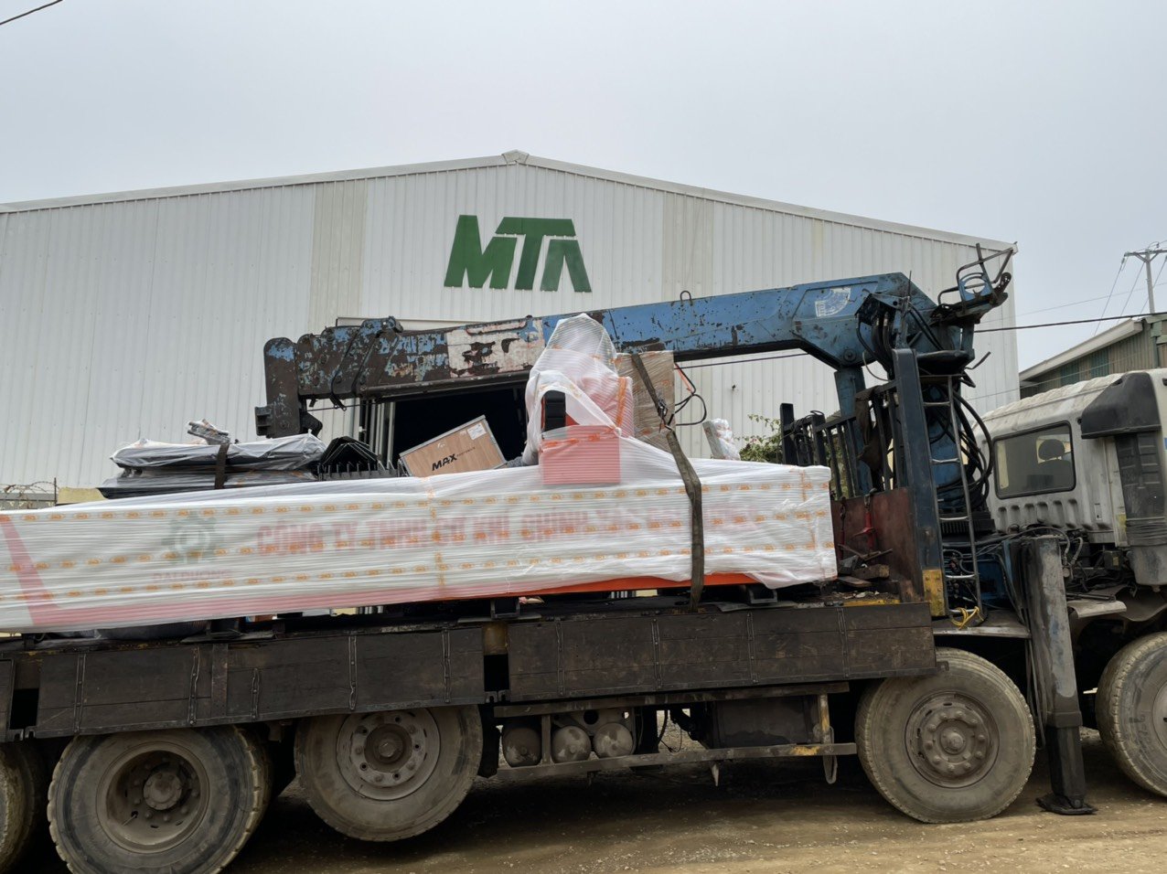 máy cắt laser MTA