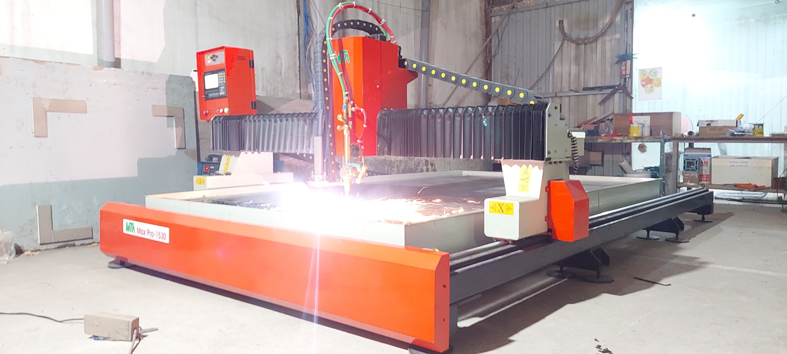 máy cắt plasma