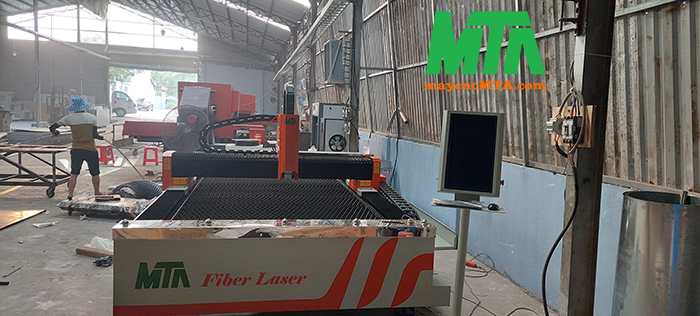 máy cắt laser finer