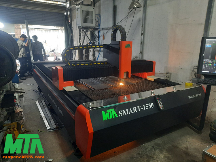 máy cắt laser