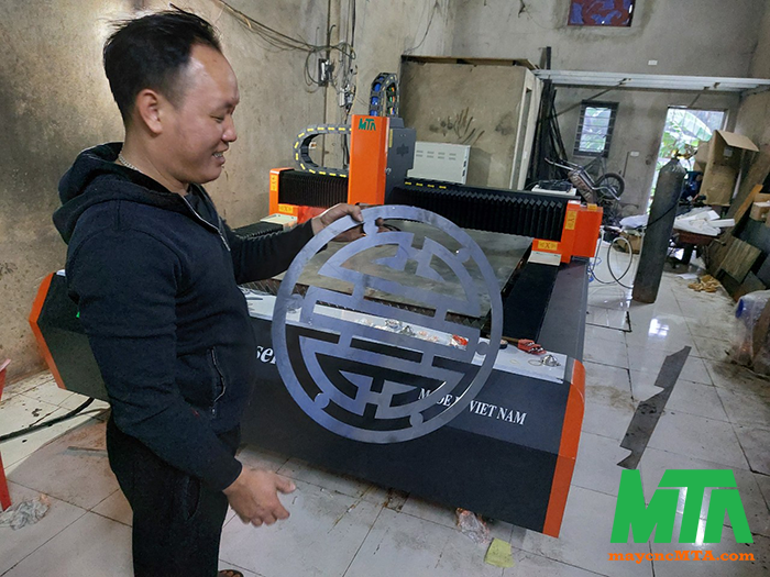 máy cắt cnc laser chính xác