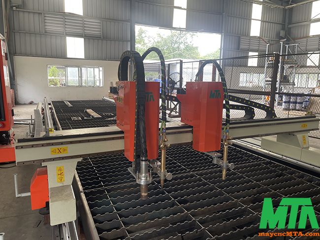máy cắt Plasma CNC