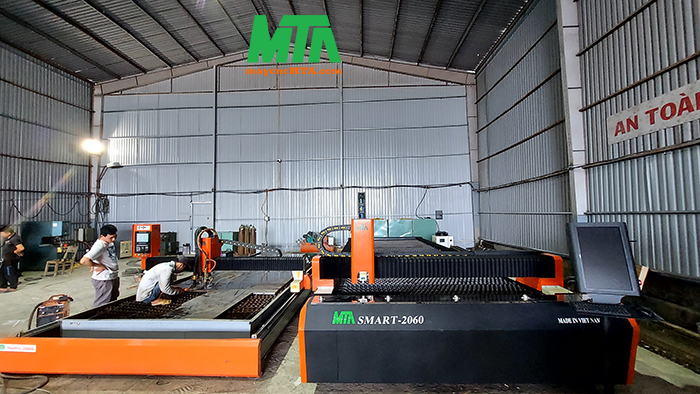 máy cắt laser cnc