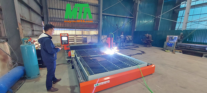 giá máy cắt Plasma CNC