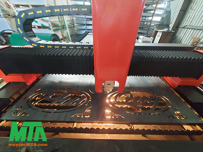 máy cắt laser fiber