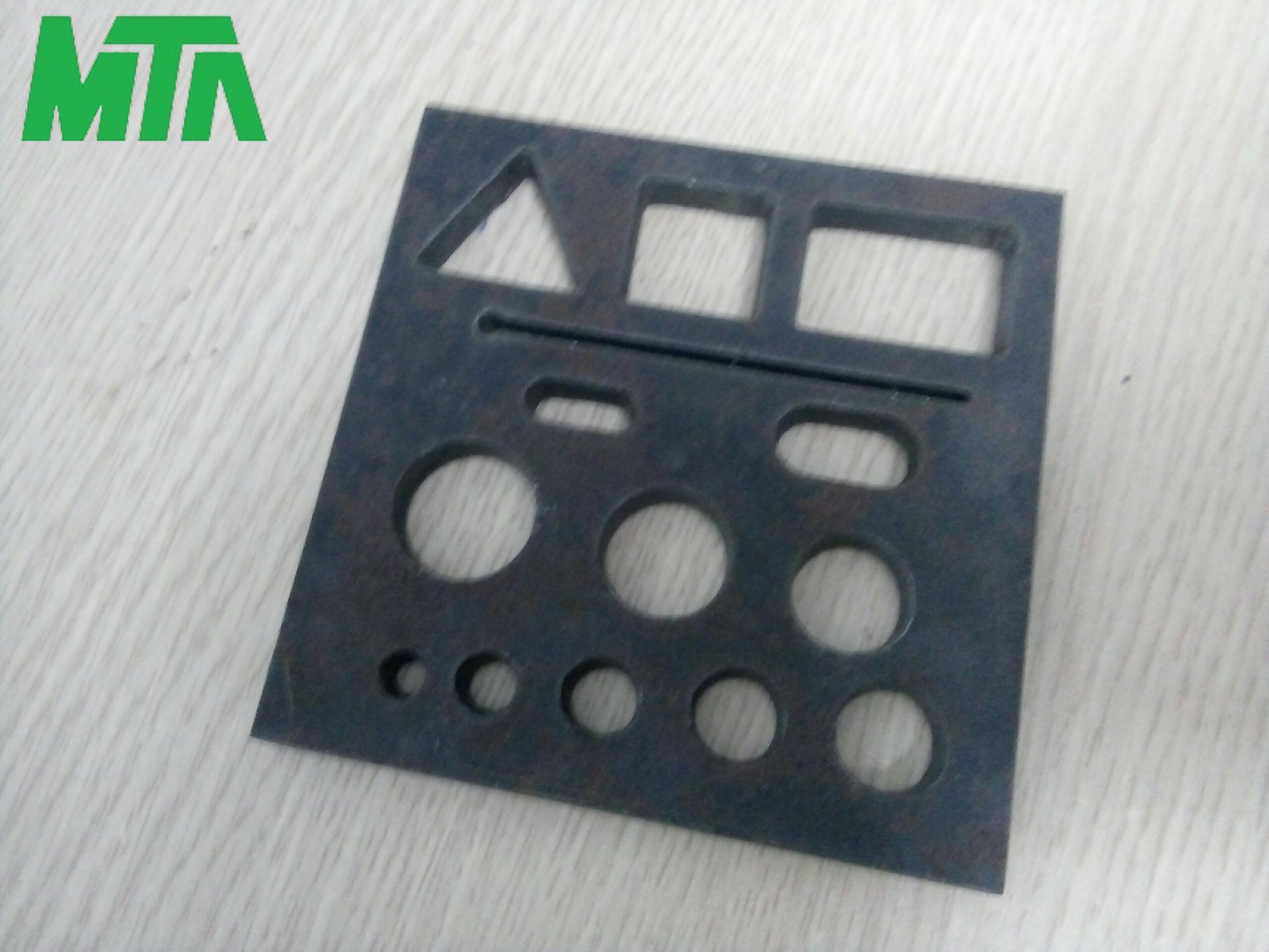 Máy cắt Plasma CNC cắt lỗ siêu tròn