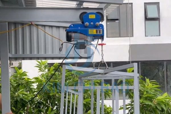 Tời kéo hàng - gia đình