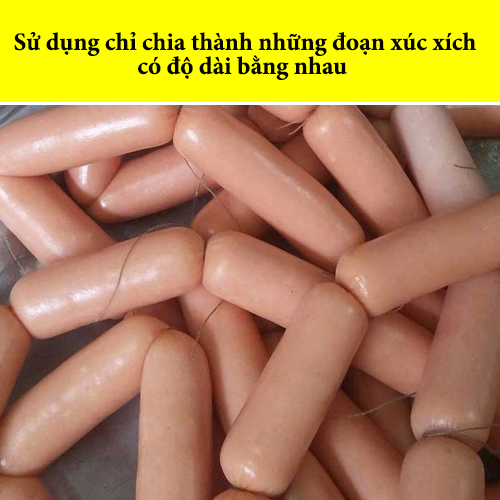 Chia xúc xích thành các đoạn bằng nhau