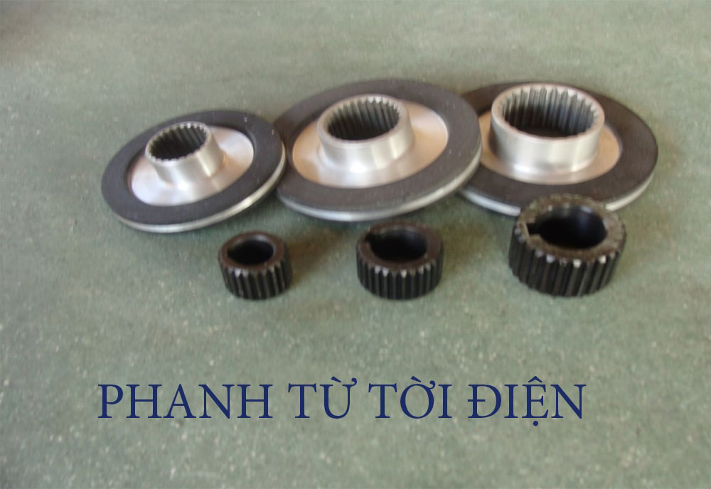 Cần kiểm tra phanh của tời điện trước khi sử dụng