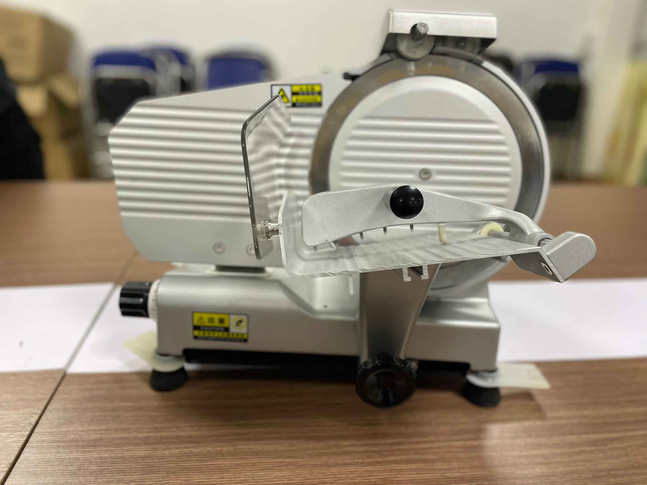 Máy thái thịt bán tự động ES250