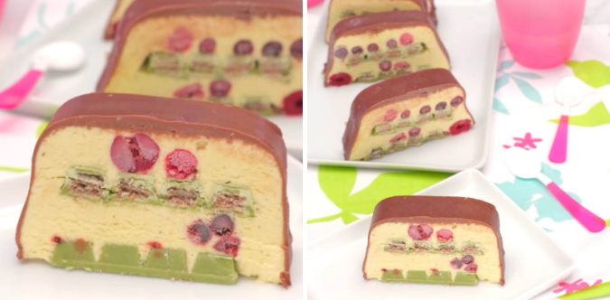 Món kem kitkat matcha trà xanh màu sắc bắt mắt vị ngọt của vani cùng chua chua của việt quất