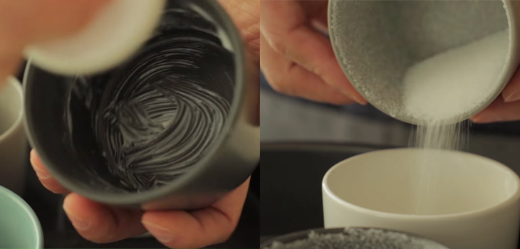 Quét bơ và đường vào khuôn nướng