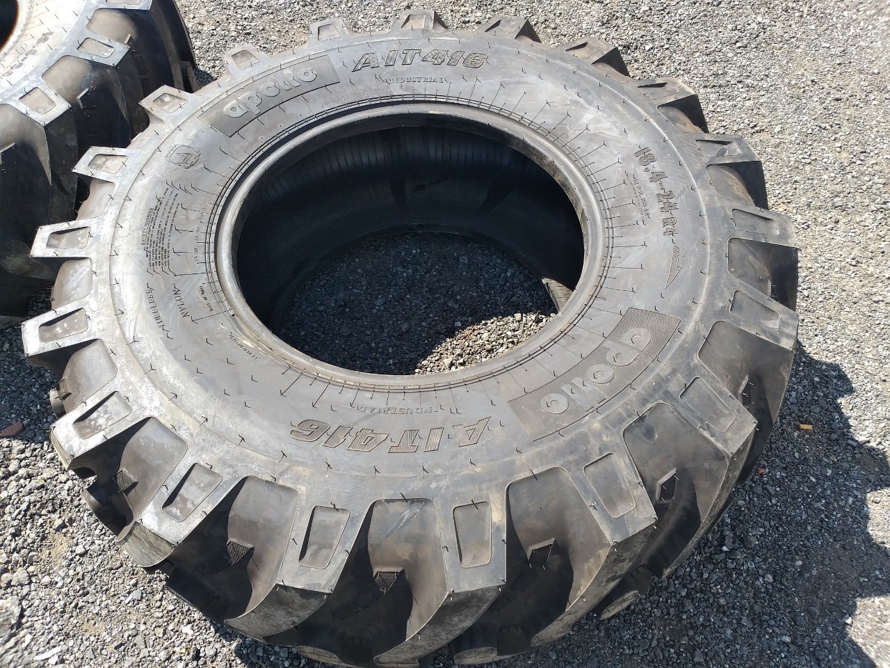 lốp 18.4-24 apllo ấn độ