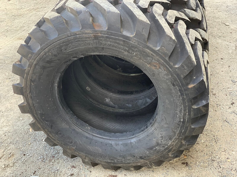 vỏ xe xúc lật 12.5/70-16 Tiron Hàn Quốc chính hãng giá rẻ