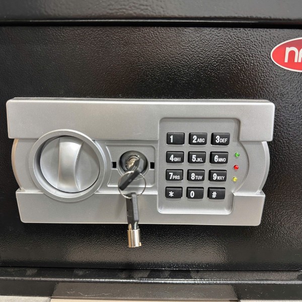 Cách mở két sắt điện tử naga bảng ai cập bằng chìa khóa