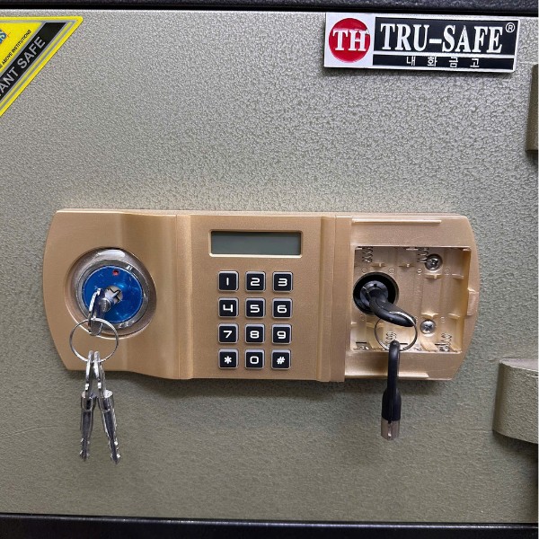 Cách mở két sắt điện tử Welko, Trusafe, kumho bằng chìa khóa