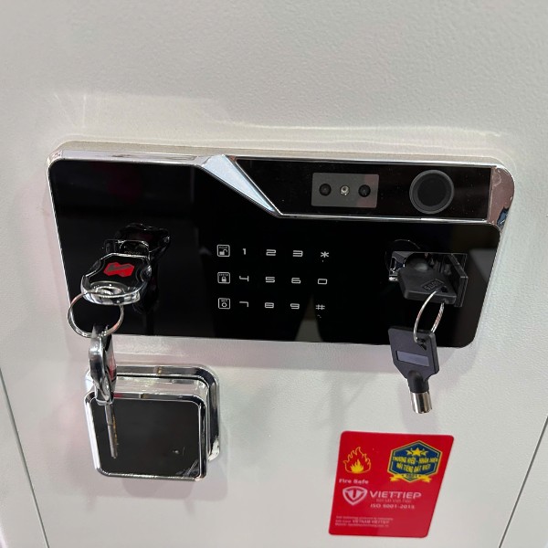 Cách mở két sắt Việt Tiệp nhận diện khuôn mặt face id bằng chìa khóa