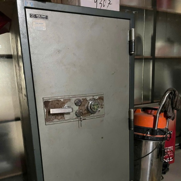 Két sắt Hòa Phát dùng 1 thời gian là bị bong tróc sơn