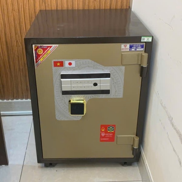 Thực tế bản giao két sắt Việt TIiepj KW88FE màu vàng