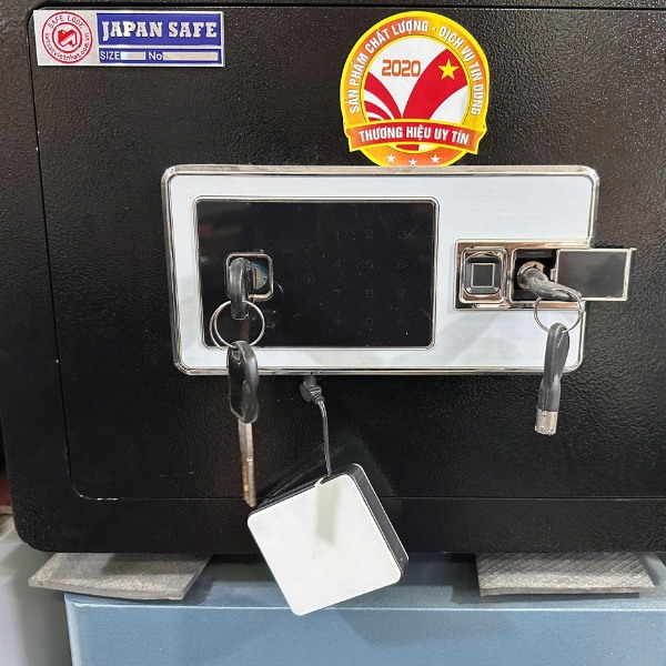 Cách mở két sắt vân tay Việt Nhật bằng hộp tiếp PIN két sắt