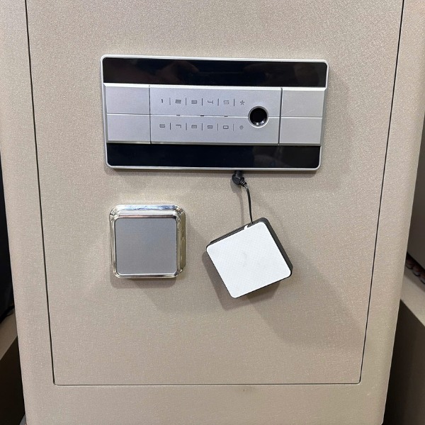 Cách mở két sắt Liberty dòng S bằng hộp tiếp PIN két sắt