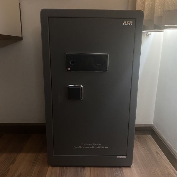 Hình ảnh thực tế lắp đặt Két sắt thông minh HK-MD-80XDLB2 tại nhà khách hàng