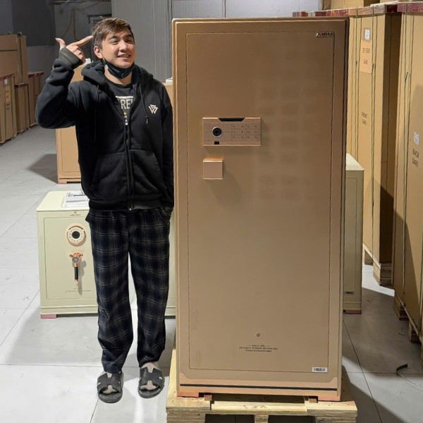 Két sắt nhập khẩu Aipu ZR-150VI to nhất cao 1m5 thông minh báo động điện thoại