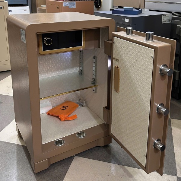 Két sắt Bofa ZB-80DY có nội thất 3 ngăn, có ngăn hầm