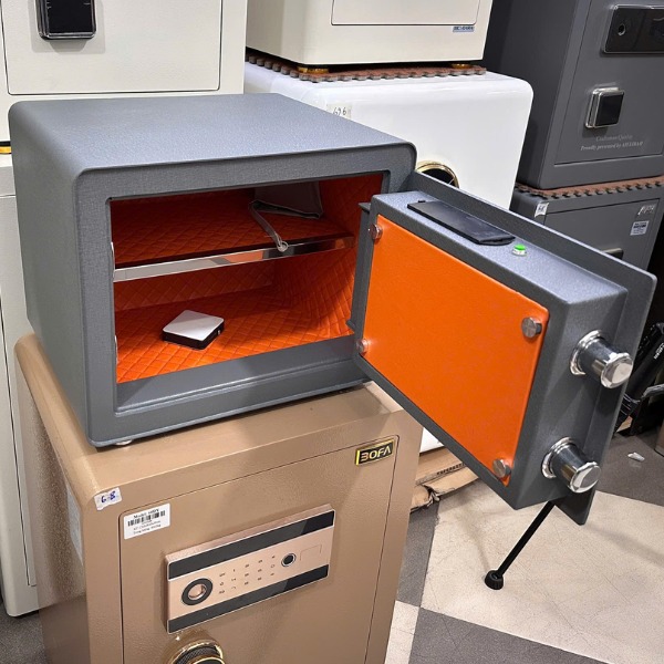 Két sắt mini xuân hòa Bokee BK30 PRO có nội thất 2 ngăn để được giấy tờ A4