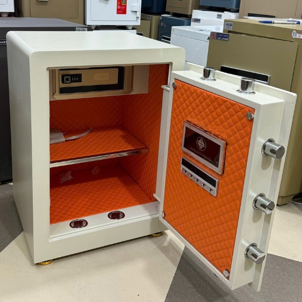 Két sắt nhận diện khuôn mặt Xuân Hòa Bokee BK60FI rộng với nội thất 3 ngăn